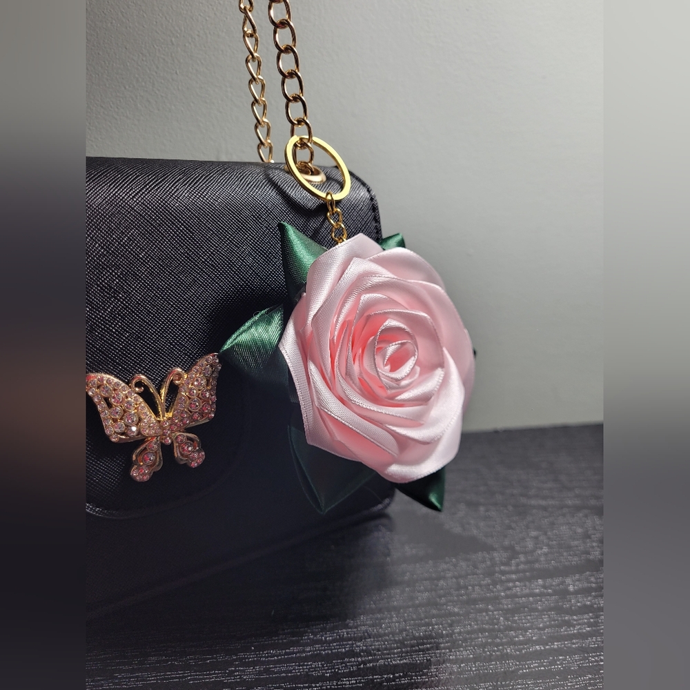 Eternal Rose Keychain โ Handmade, Custom Color - Picture 3 of 4